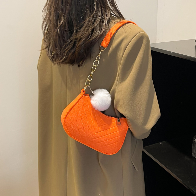 Bolso pequeño para mujer 2023 Otoño e Invierno Nuevo bolso de hombro retro simple bolso crossbody de moda bolso de las axilas de estilo occidental para mujer