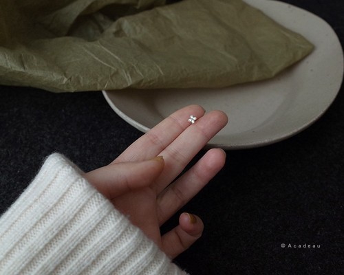 S925 sterling silver plated 14K gold mini four-leaf clover earrings for women, zircon small student simple earrings