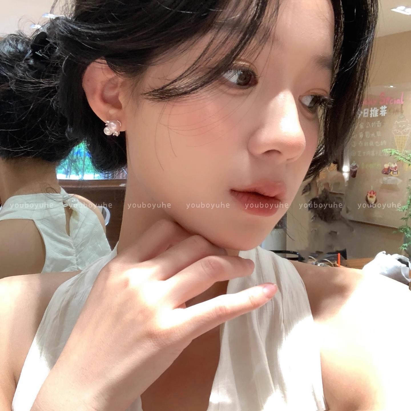Cubic Zirconia And Pearl Stud Earrings For Everyday Wear_voghion.com