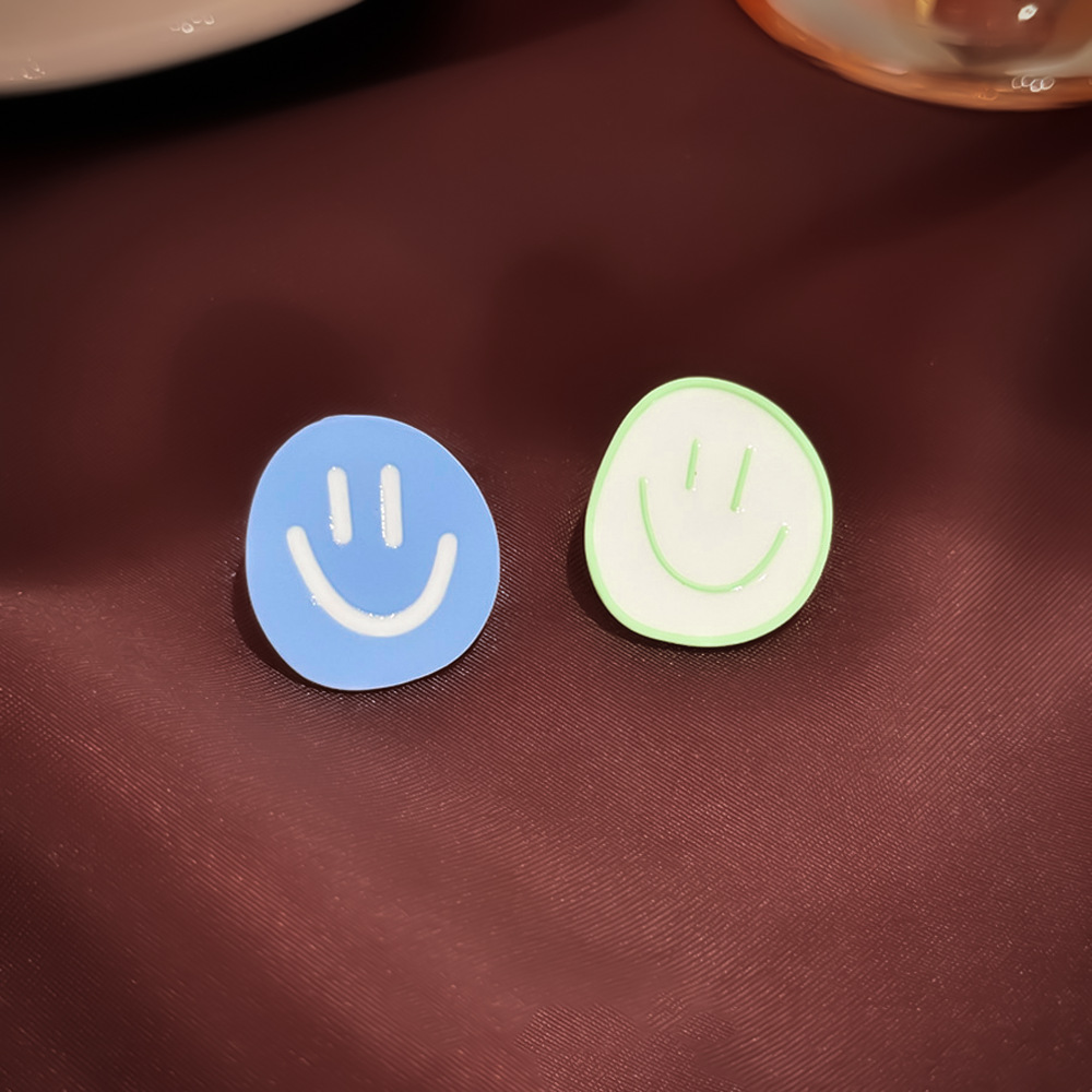 Aguja de plata de moda alta sensación de diamante de goteo de aceite pendientes nicho universal elegante pernos de orejas ligero lujoso temperamento simple orejas para mujeres