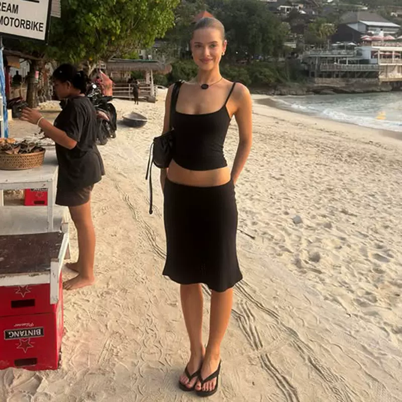 2025跨境新款女装批发纯色基础款休闲百搭性感吊带小背心短裙套装