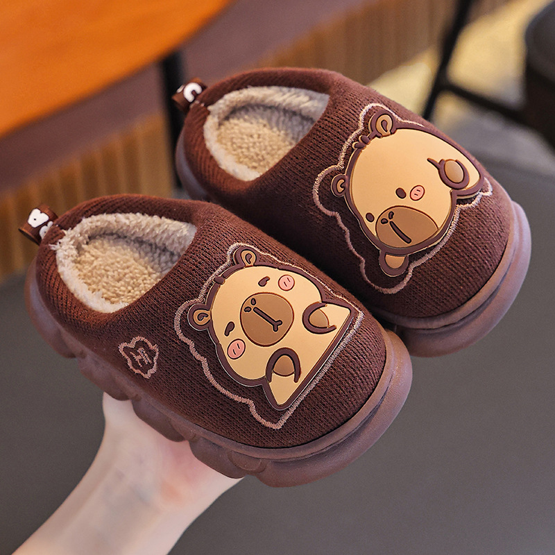 Capibara otoño y invierno zapatillas de algodón para niños, niños, niñas y niñas, calentamiento y terciopelo, bolsas de tacones de algodón para padres y niños, niños de mediano tamaño.