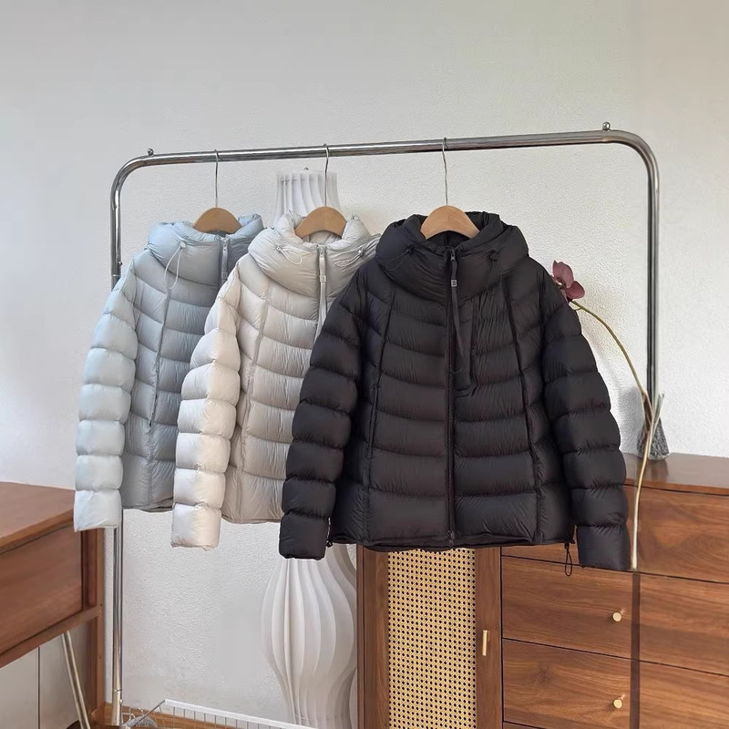 European Fashion Lightweight Soft Puff down Jacket for Women, Petite Size, Thick Hooded Puffer Coat, Warm Winter New Arrival