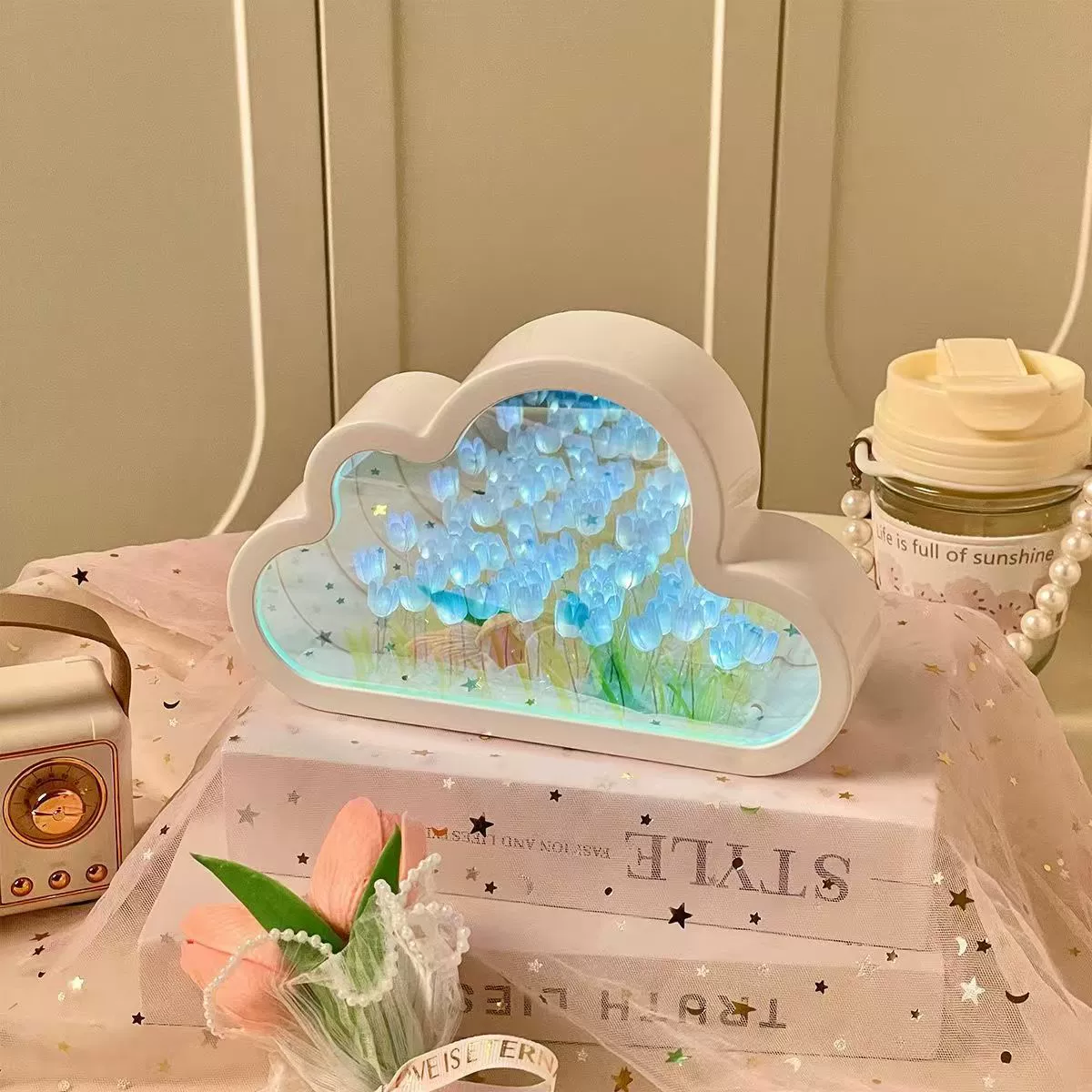 Cloud Night Light Mirror, Handmade Table Lamp, Battery-Powered Tulip LED Effect, Compact