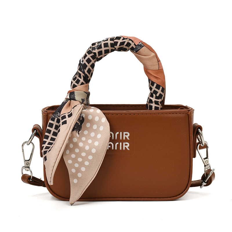 2025 bolsas de hombro populares coreanas para niñas, bufandas de seda extranjeras, bolsas de mano para bebés, mini bolsas de accesorios para niños lindos