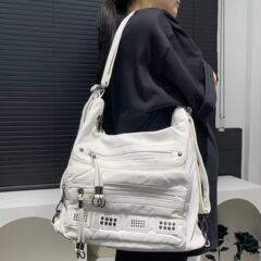 クロスボーダーは女性のファッションに特化しています。