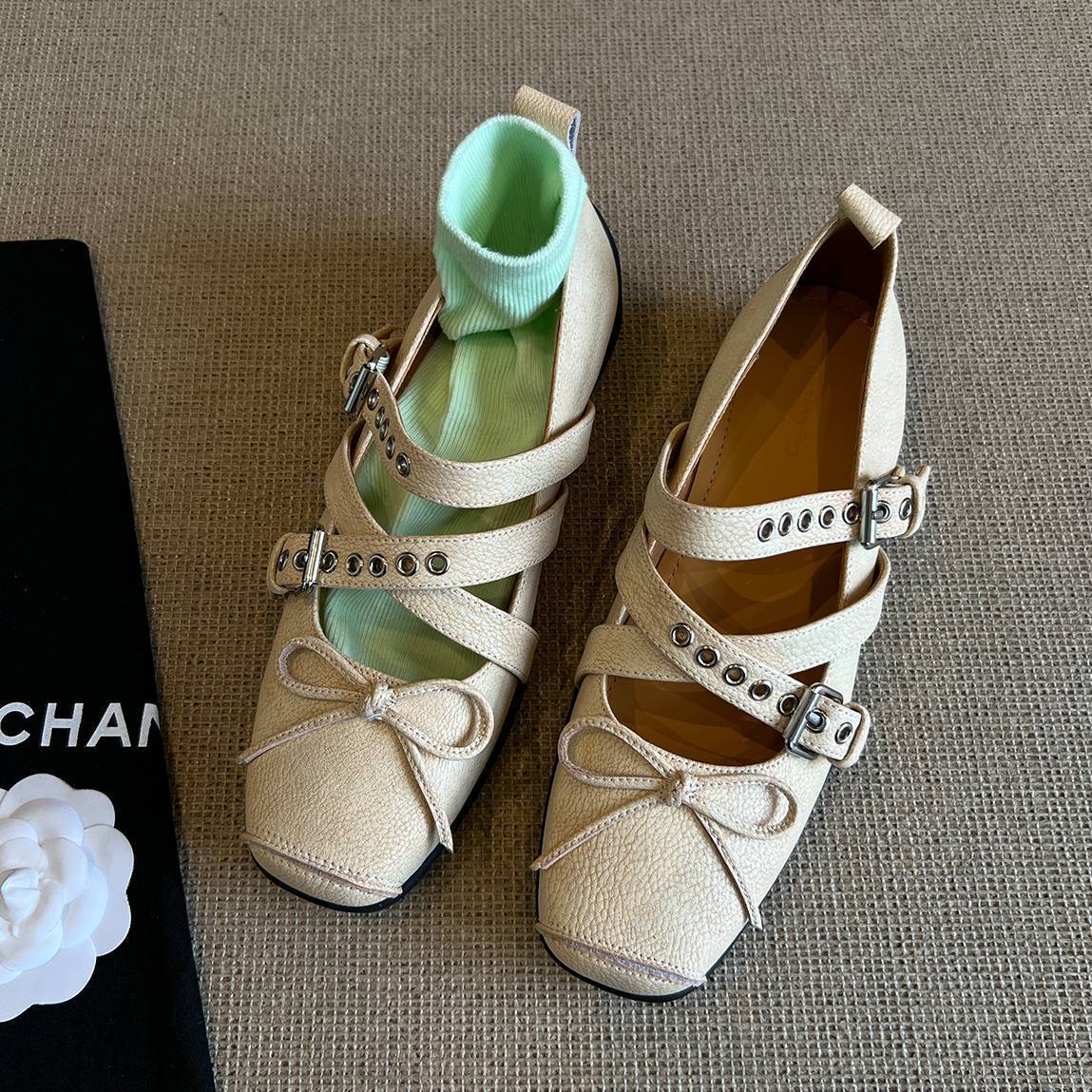 Leather retro Mary Jane shoes
