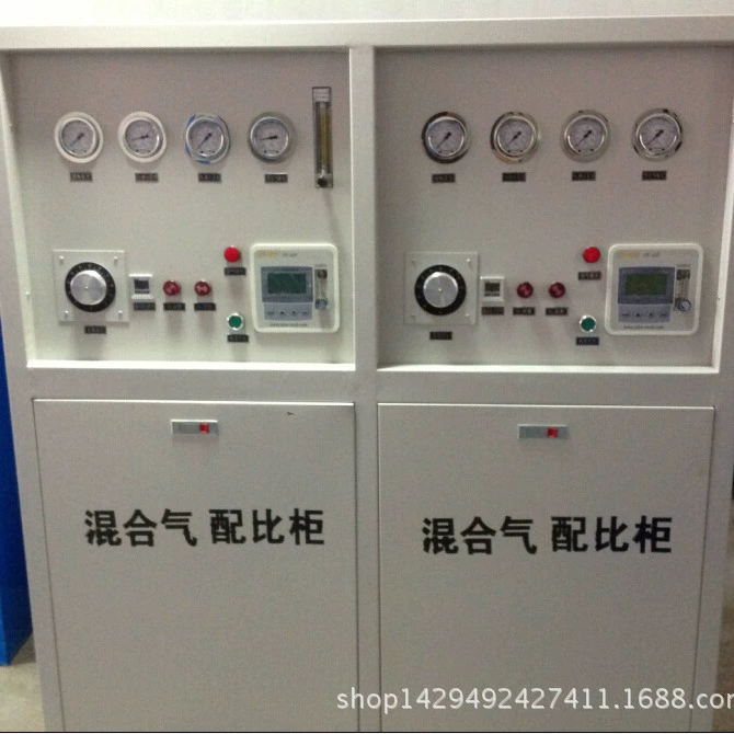 Продам вертикальный газовый смеситель на два юаня и три юаня с тремя шкафами соотношением газа.