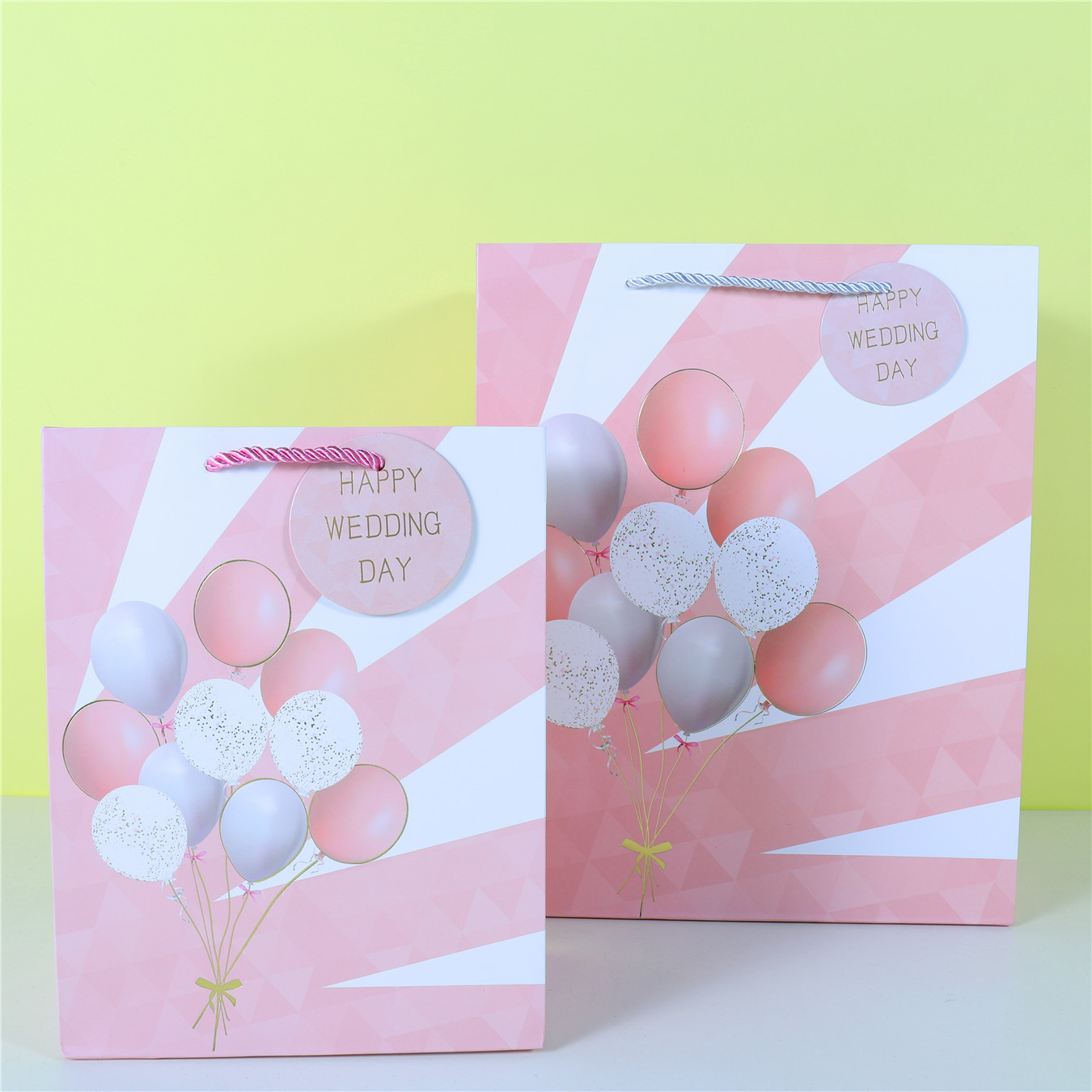 烫金加吊牌挂卡礼品袋生日系列纸袋子批发包装袋蛋糕手提袋白卡纸