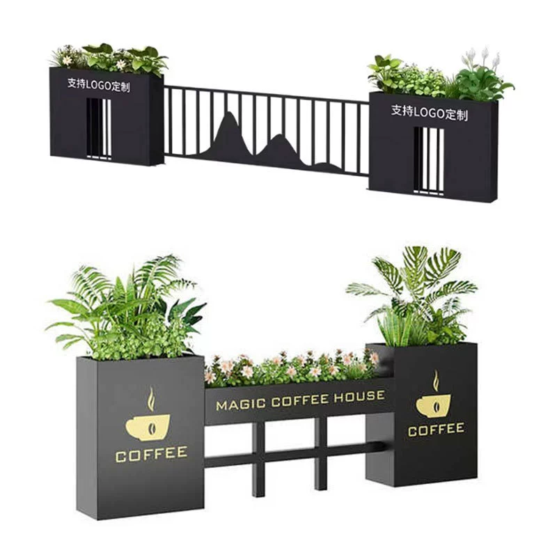 Открытый железный забор забор снаружи магазина, ограждение двора, изолированный цветочный ящик, открытый антикоррозийный зеленый декоративный клумб
