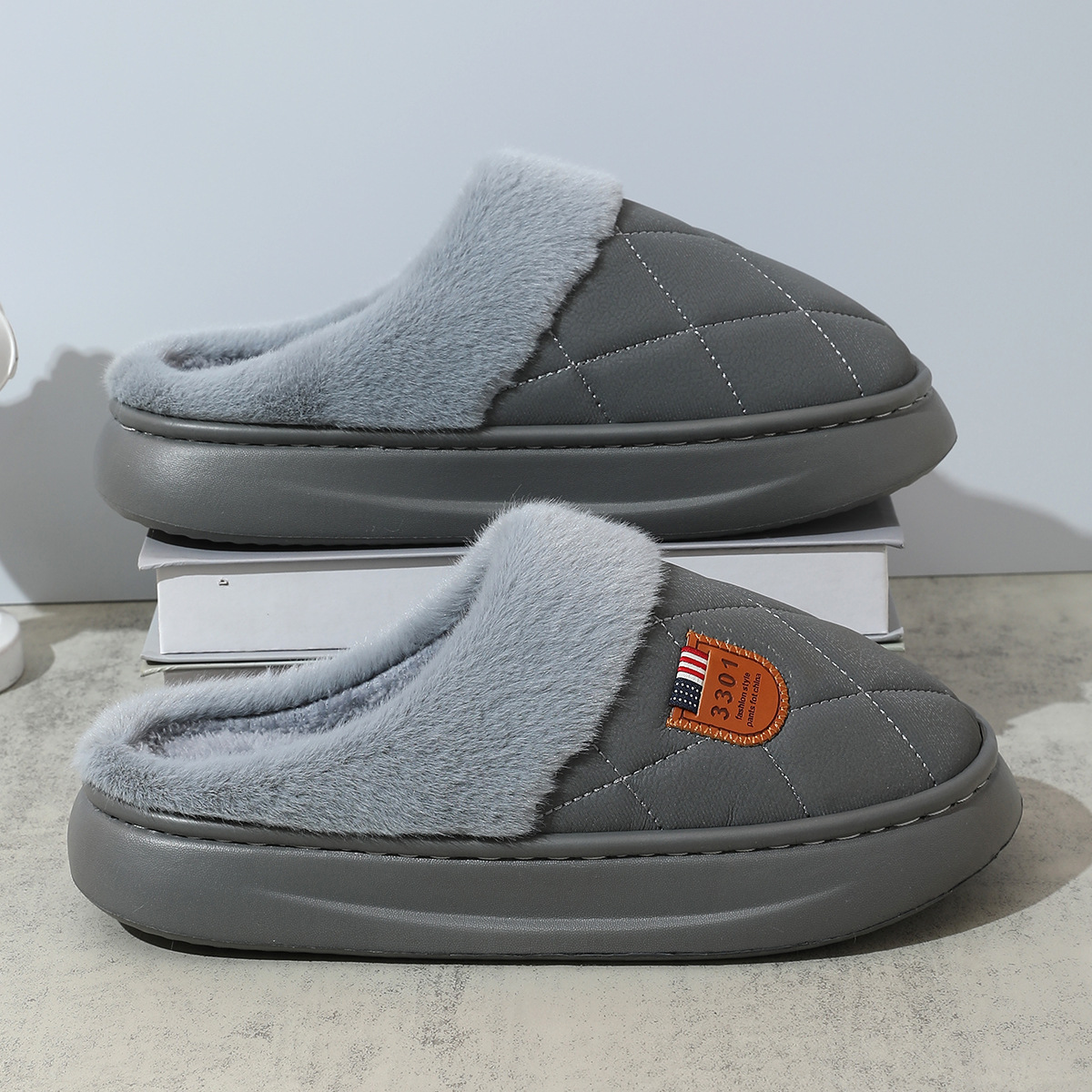 2023 nuevos hombres de algodón zapatillas de invierno de lana casa zapatillas de color a juego de fondo grueso Zapatillas de algodón caliente hombres en stock venta al por mayor