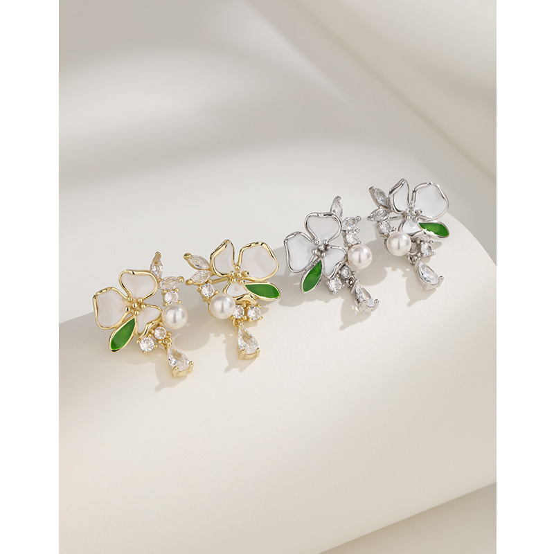 S925 plata esterlina Camelia perla Stud pendientes hembra gota de aceite circón pendientes de flores nicho temperamento pendientes de alta calidad