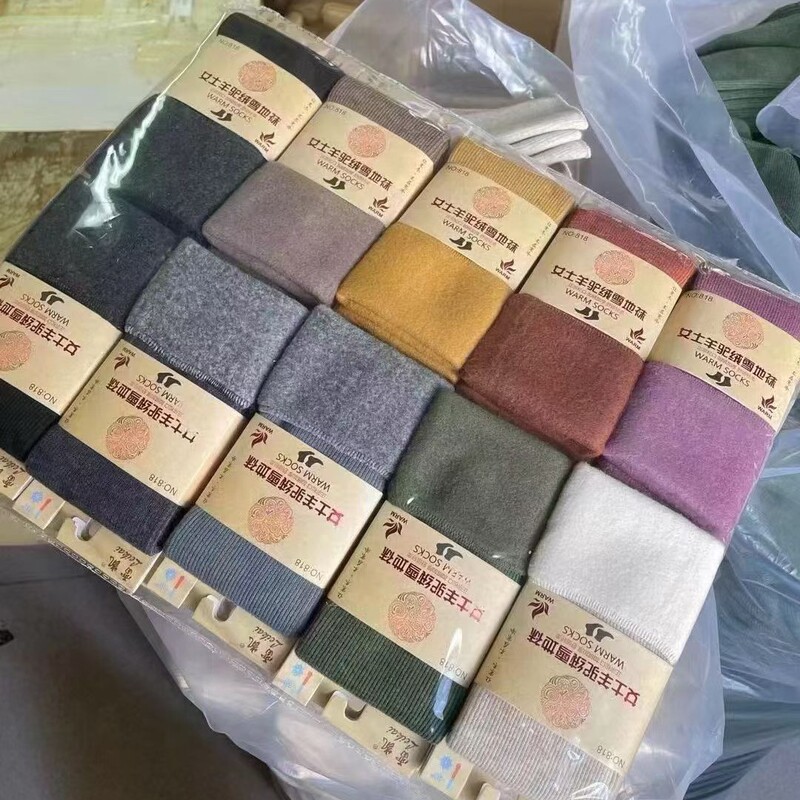 Winter Men's and Women's Adult and Children's Thickened Snow Socks in Stock Wholesale Colorful Solid Color Straight Tube Heelless Cashmere Socks