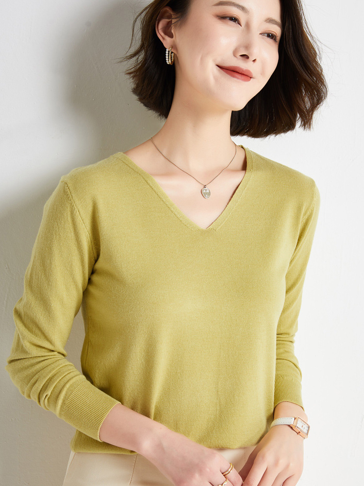 Otoño e Invierno nuevo estilo occidental con cuello en V color sólido manga larga suéter de fondo interior simple desgaste exterior suéter de cuello de pollo para mujeres