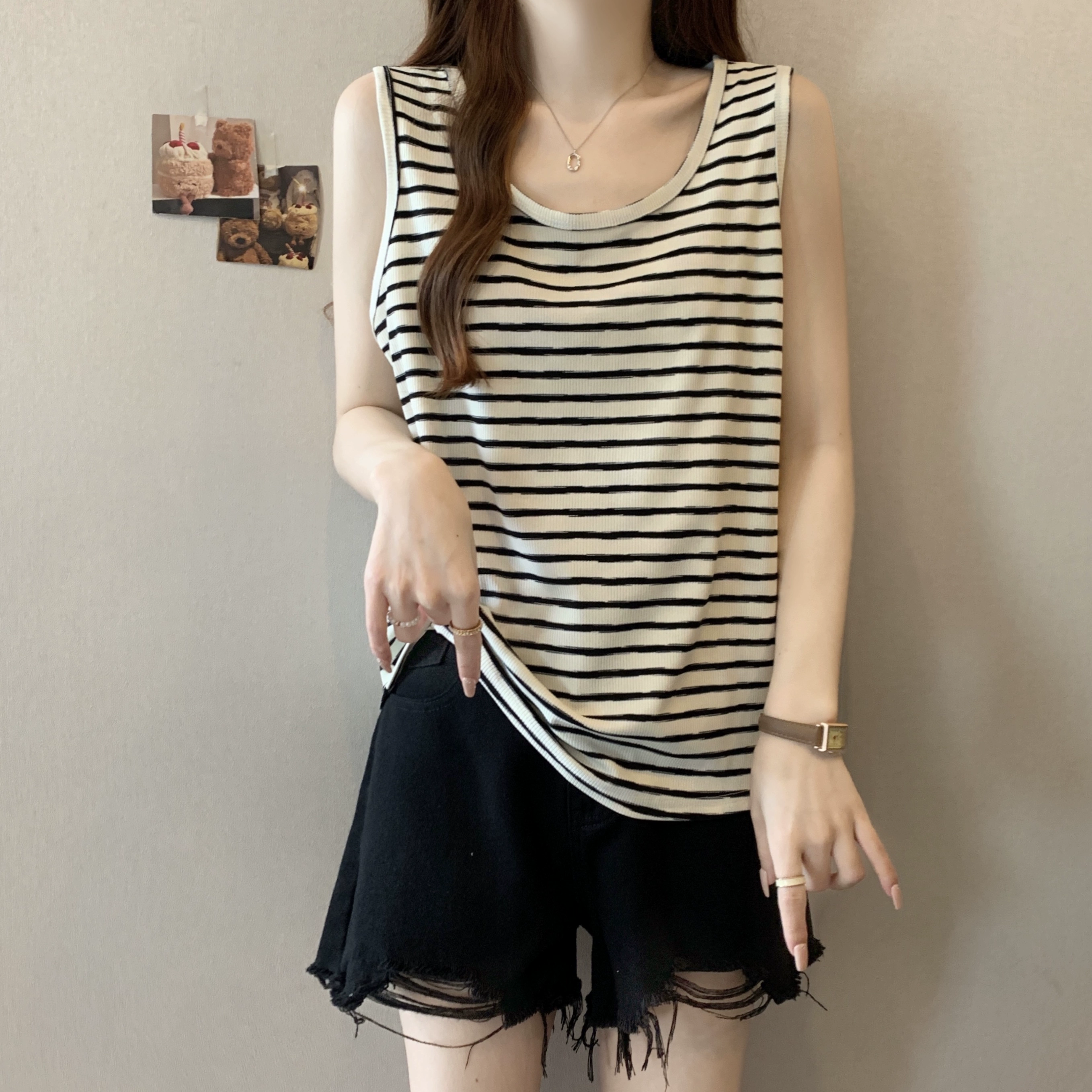 Женская майка для верхней одежды, летняя, больших размеров, утягивающая, свободная, скрывающая живот, базовый топ без рукавов в полоску.