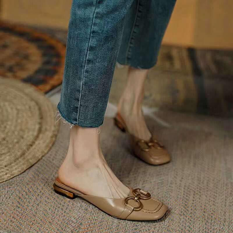 Mules elegantes de punta cuadrada