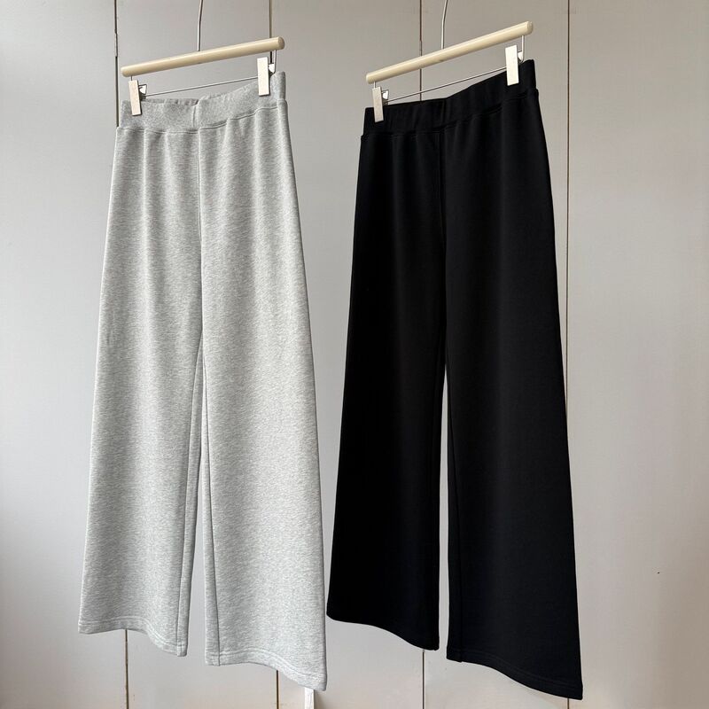 One-piece cut, combed cotton fabric! 100% cotton, elastic waistband, lightweight and comfortable, stylish, and slimming, slightly flared sweatpants for women One-piece cut, combed cotton fabric! 100% cotton, elastic waistband, lightweight and comfortable, stylish, and slimming, slightly flared sweatpants for women