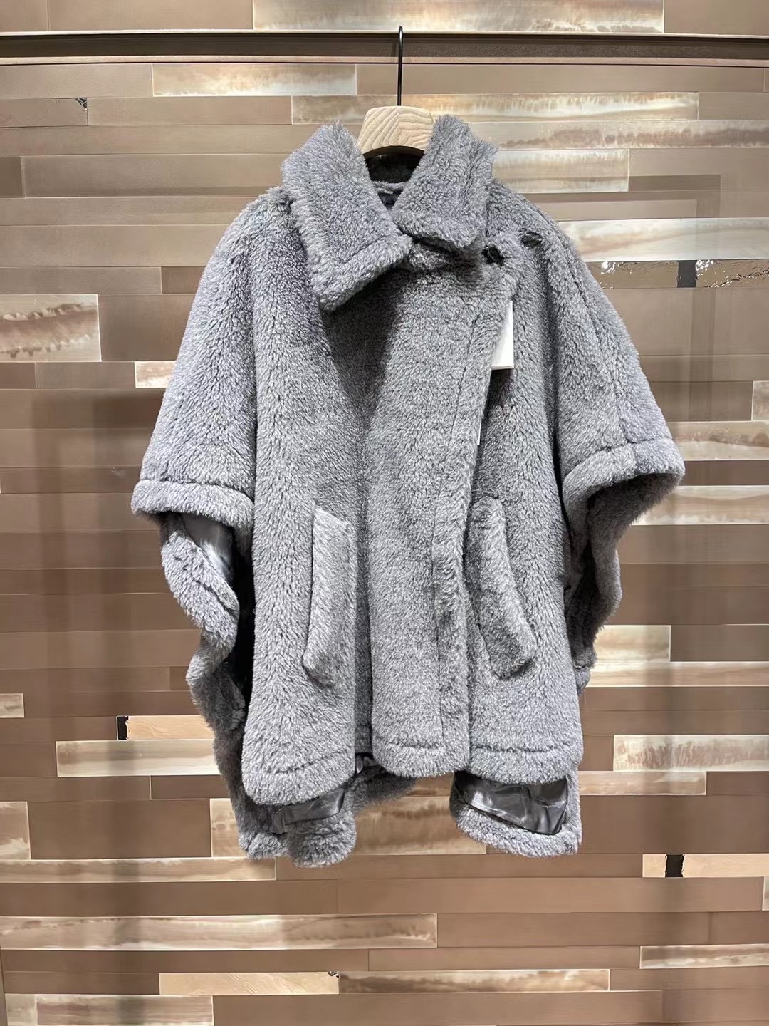 2泰迪熊斗篷外套MAX家Teddy皮草外套羊驼毛披肩羊毛女宽松正确版