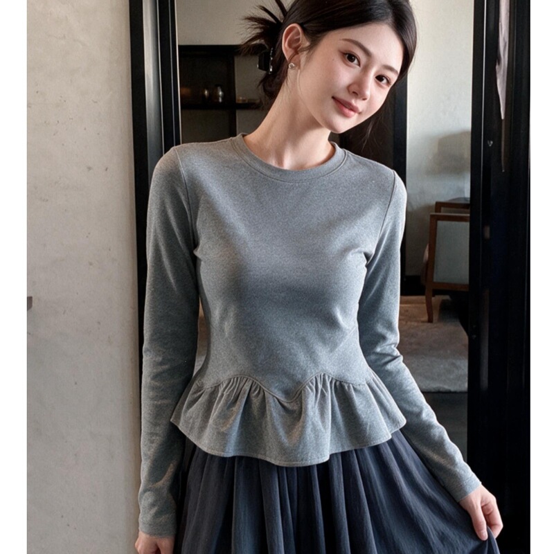 French-style gray lace round-neck long-sleeve T-shirt for women, early autumn, slim fit, elegant, and suitable as an inner layer