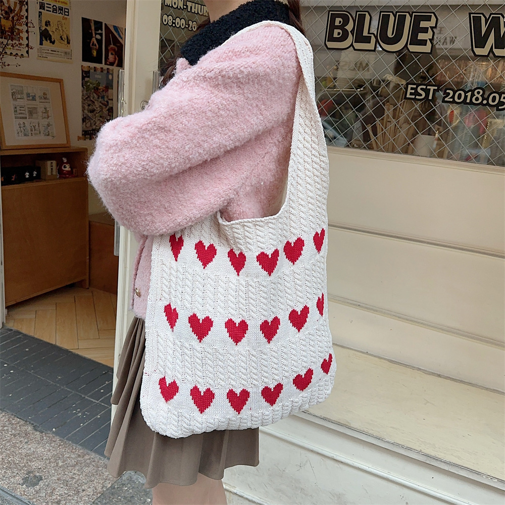 310161 Knitted heart-shaped Wool Bag for Women 2023 Autumn/Winter new single-shoulder handbag, portable tote bag for shopping Application Scenario
