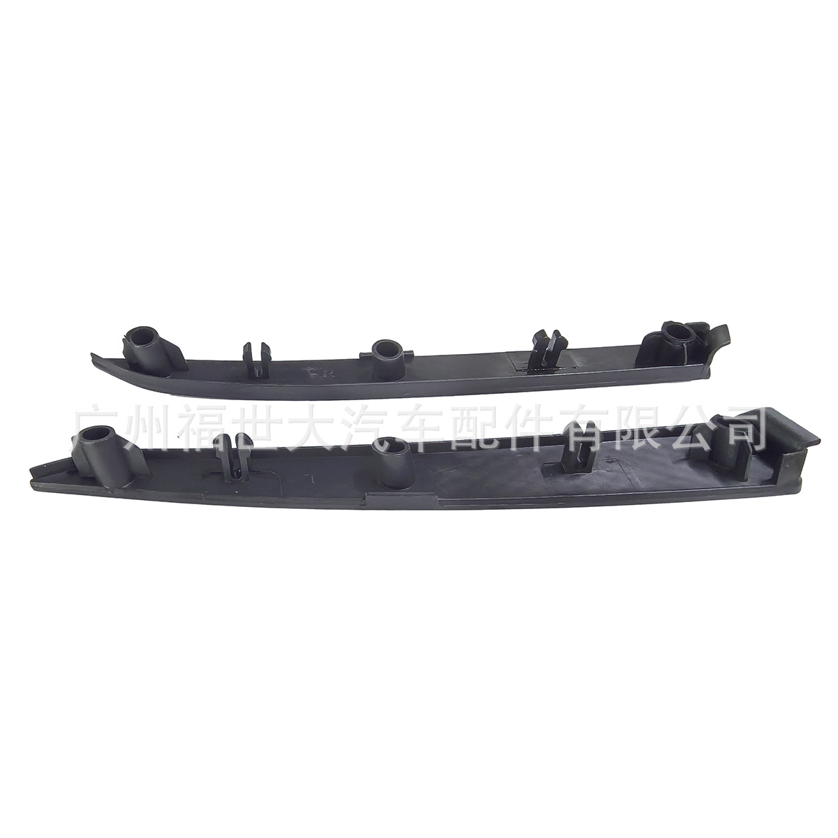 Suitable for 2013 Ford Escape headlight lower trim strip, US version, without electroplating