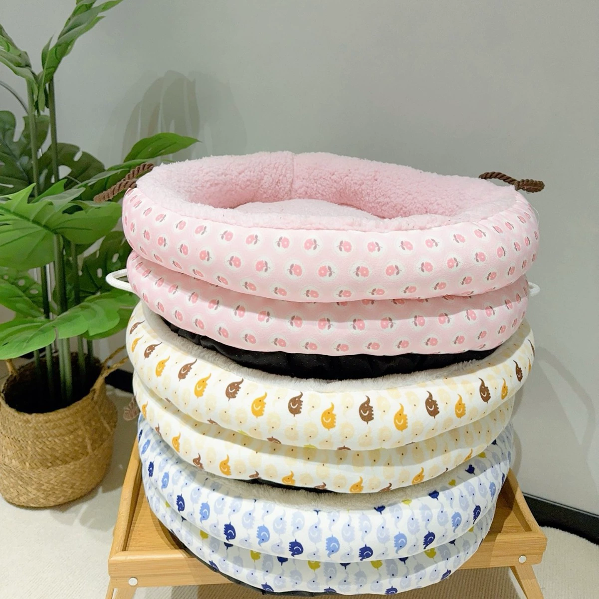 Ручная корзина для домашних животных, чтобы согреться осенью и зимой