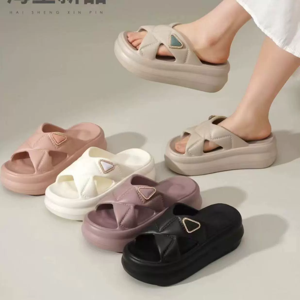 7cm Нескользящие сандалии и тапочки на толстой подошве для маленьких людей на высоком каблуке и мягкой подошве для верхней одежды, удобные и повседневные тапочки.