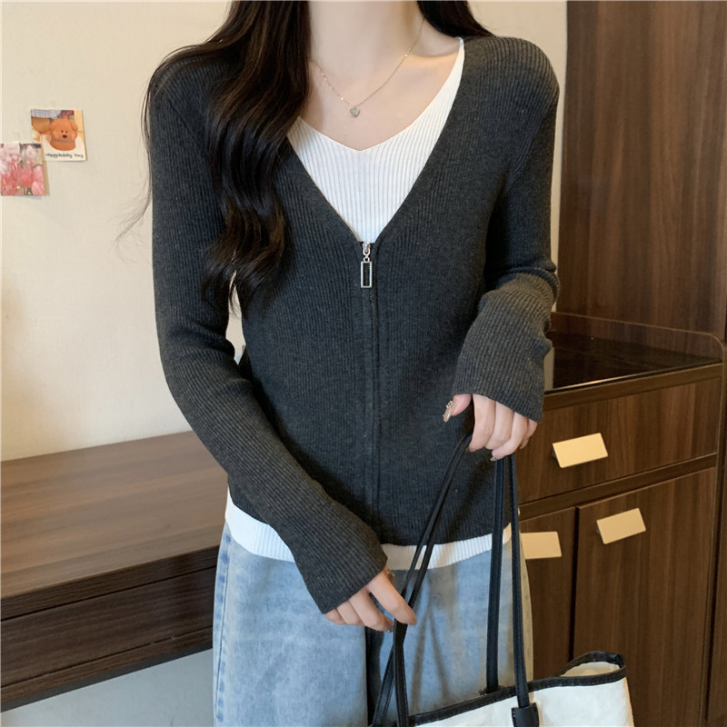 2023 Primavera y Otoño nuevo falso de dos piezas con cuello en V de manga larga de punto exterior de punto superior de las mujeres de la cremallera de moda suéter fino image 10