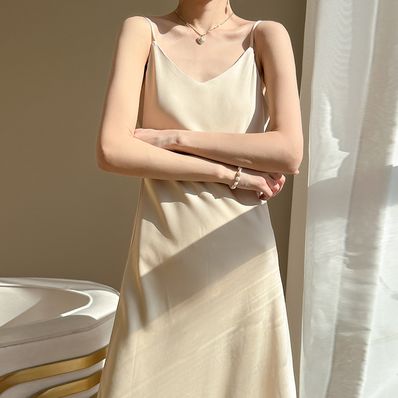 Champagne color