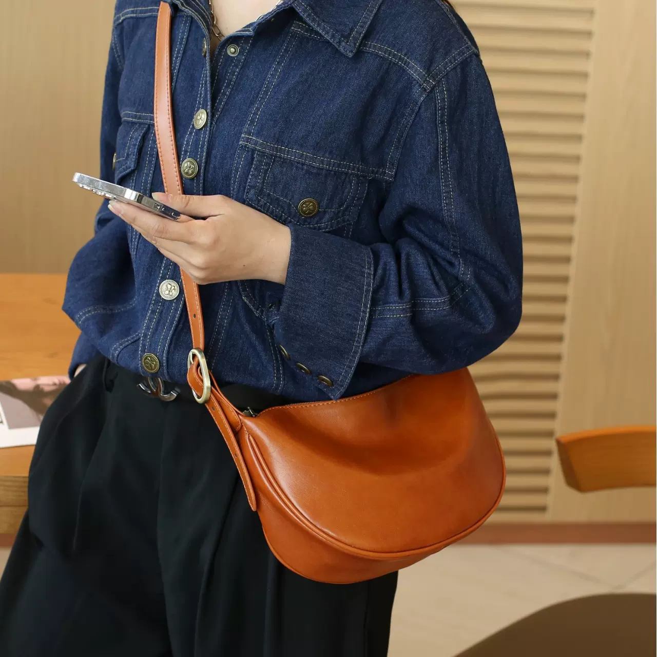 跨境韩版真皮女包新款腋下饺子包复古通勤牛皮单肩斜挎包女马鞍包