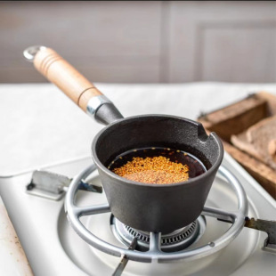 New Deep Frying Pan for Omelets, Cast Iron Oil Drizzling Pan, One-Piece Oil Drizzling Pan for Noodles, Non-Coated Household Use