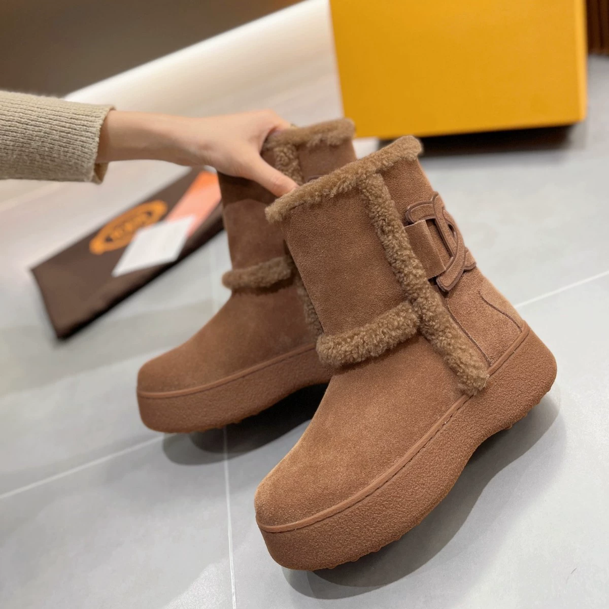 Non-slip warm low boots, European style