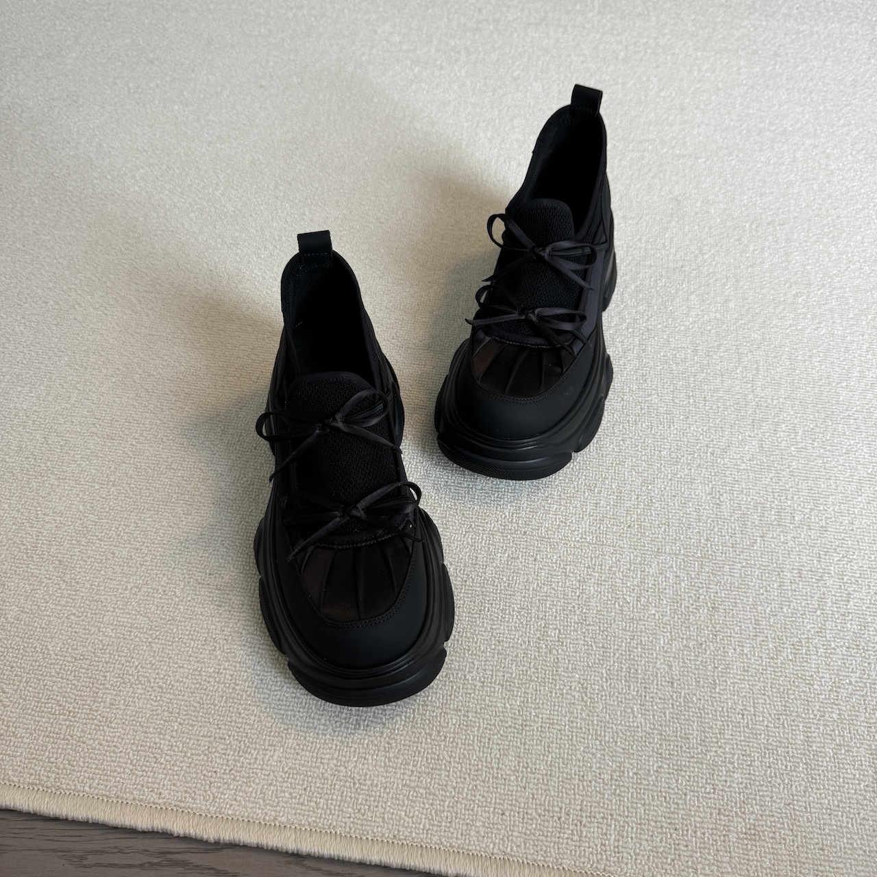 Yang Mi es el mismo tipo de zapatos de la isla de mariposa Sigaba Best, zapatos de base gruesa para mujeres, 2026 nuevos zapatos de altura blanca pequeños zapatos deportivos