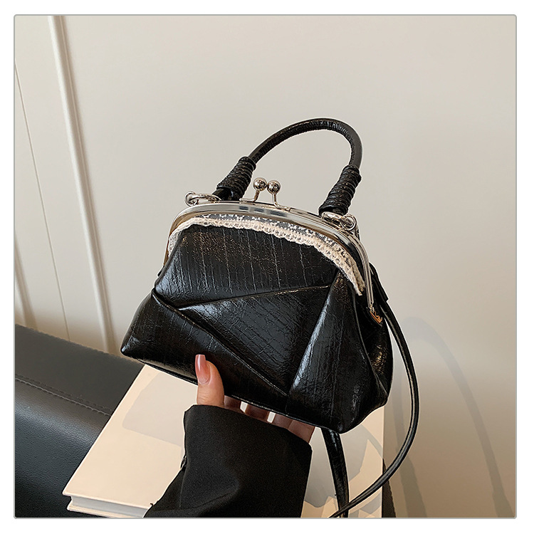 Fashionable and unique flap shell bag 2025 new style, versatile commuter shoulder bag, versatile handbag, stylish crossbody bag undefined