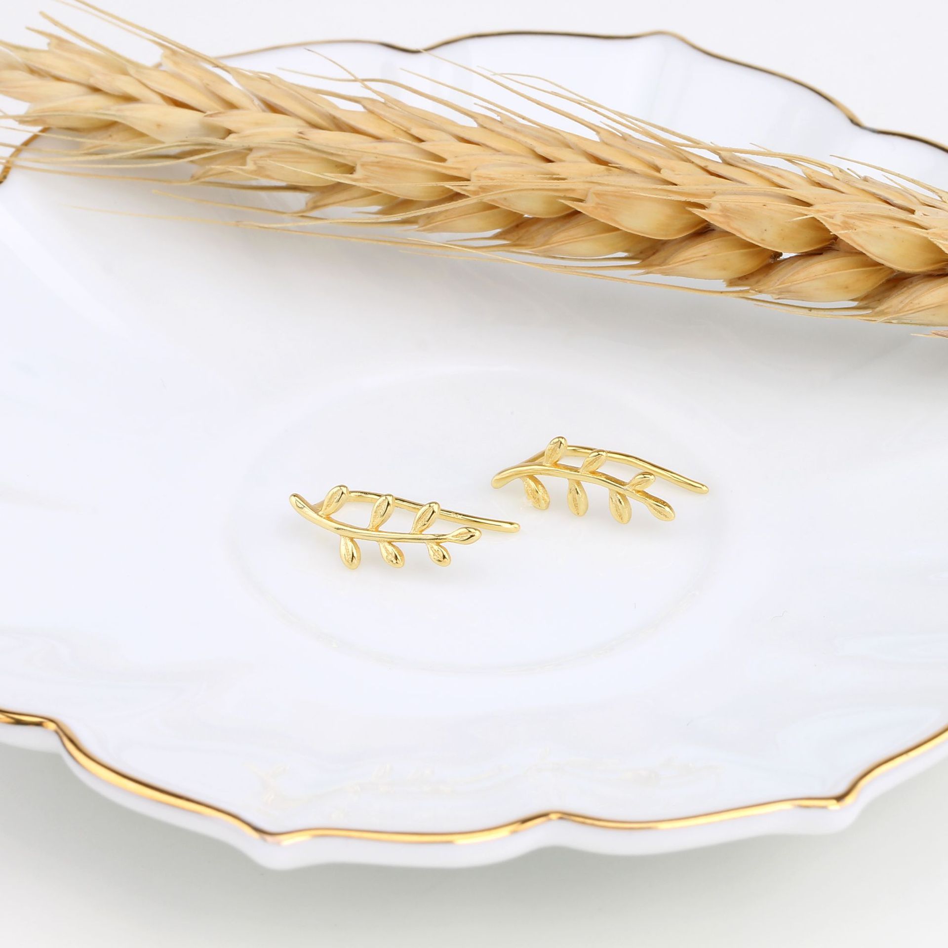 White Gold Plated, Gold Plated Plating Material Stone-Free Inlay Material 1 Pair 925 Sterling Silver Leaf Ear Clips