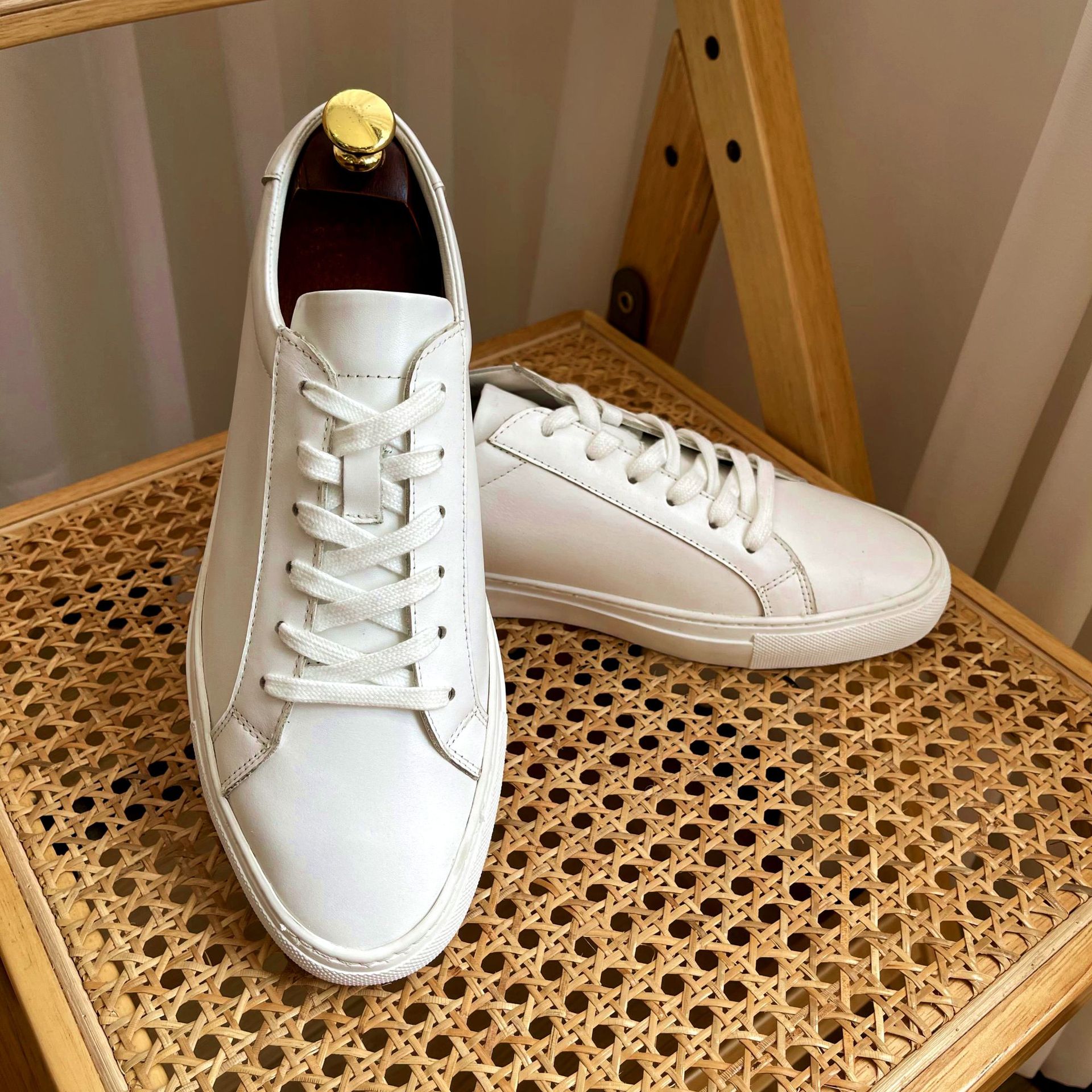 Low-Cut-Männer und Damen im koreanischen Stil, trendige Freizeitpaare, Sport-Sneaker, kleine weiße New York British CP-Schuhe,_voghion.com