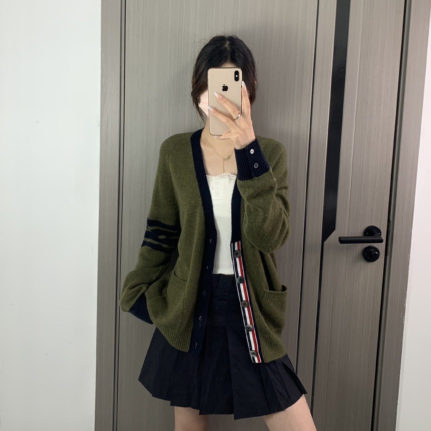 TB高品质春秋季新款拼色四杠羊毛女款V领毛衣开衫