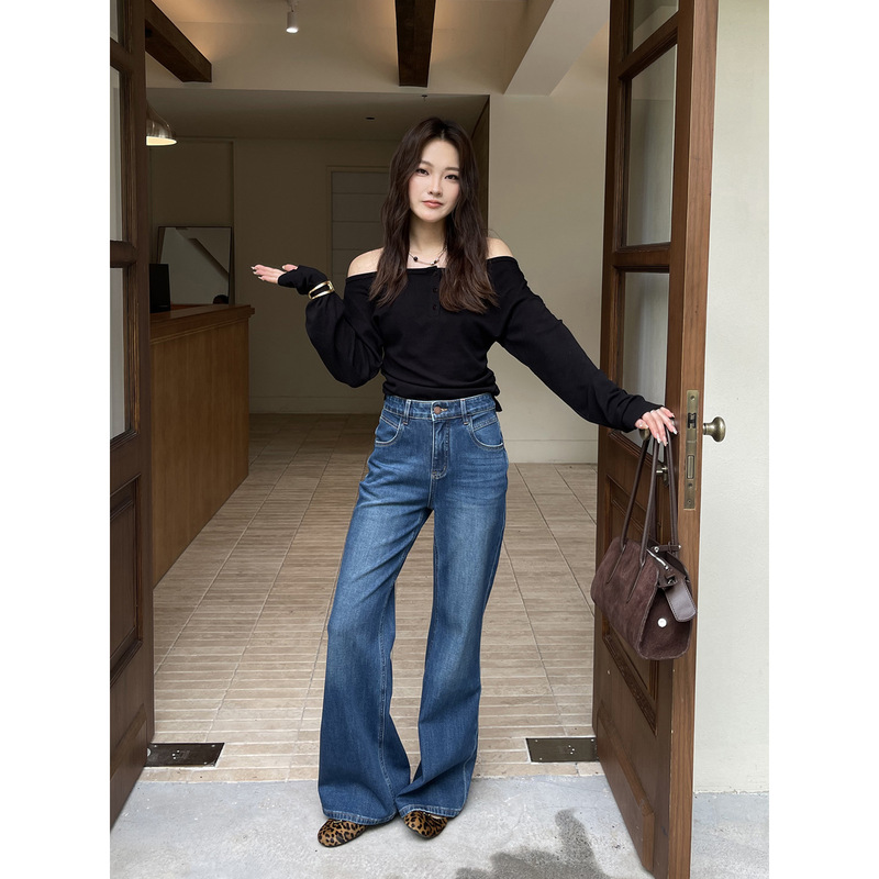 ICCIICC Four-Way Stretch Slim Fit Flared Jeans, High-End, Height-Enhancing, Slightly Elastic Women's Jeans, New Autumn Model 11007