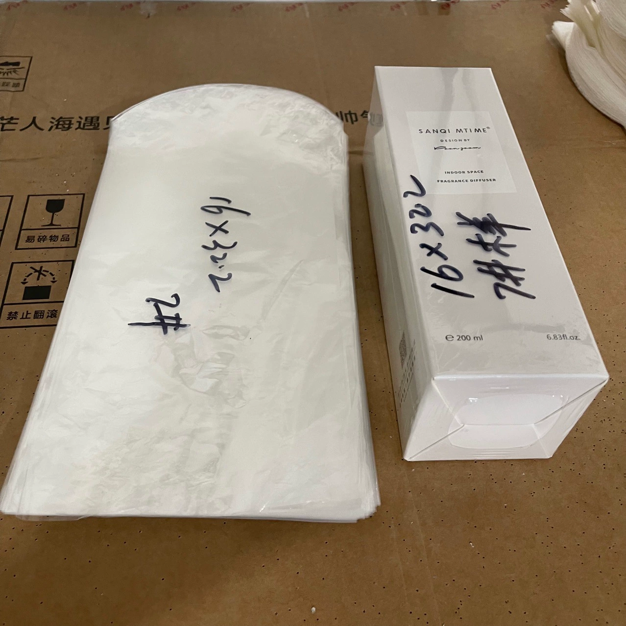 Прямые поставки от производителя: этикетки для красного вина, косметики и средств личной гигиены, термоусадочная пленка из ПЭТ/ПВХ, печать образцов, термосвариваемая пленка.