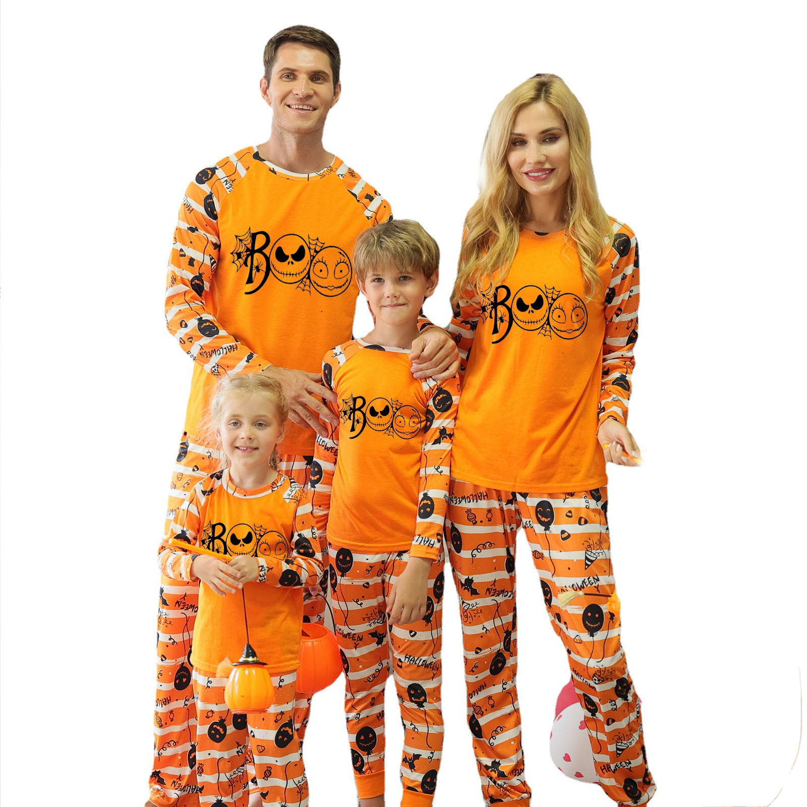 Passender Eltern-Kind-Pyjama im Familien-Halloween-Druck-Set