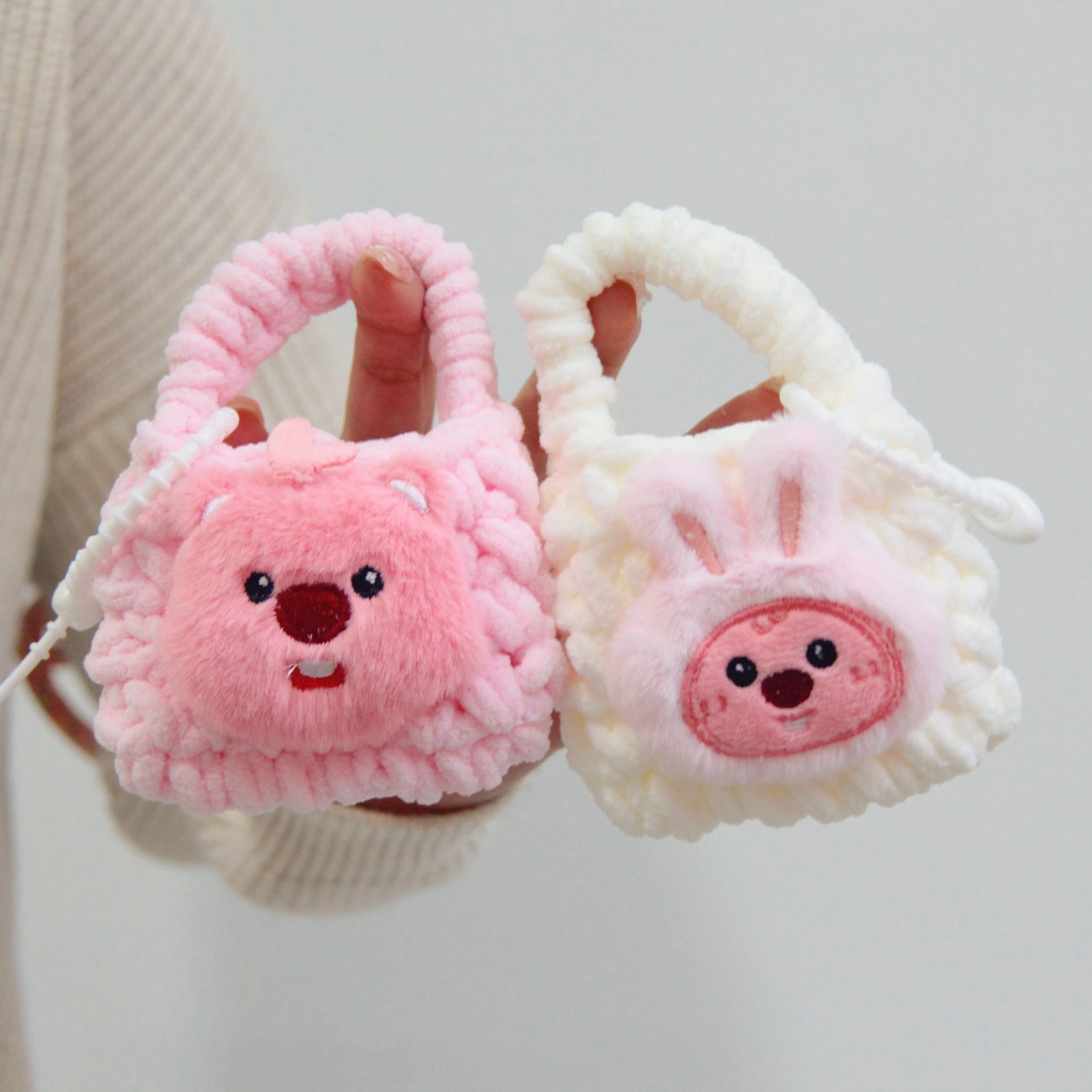 Cartoon plush handmade knitted coin purse storage bag Bluetooth headset protective cover children cute pendant small schoolbag
