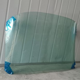 Yimeng Mountain Glass Factory Export Bajajtvsking African Indian Motorcycle Tricycle Sandwich Front Windshield
