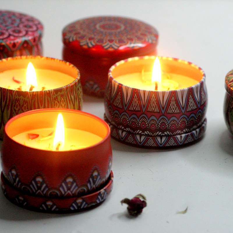 Aromakerze mit getrockneten Blüten, ideal für Zuhause, zum Einschlafen, als Gastgeschenk oder für Hochzeiten. Beruhigende Wirkung für drinnen._voghion.com