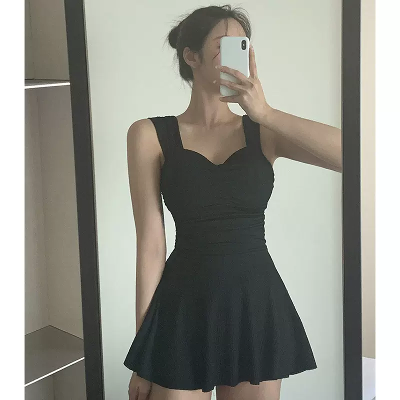 显瘦小黑裙式连身泳衣独立保守平角裤纯欲风高级感度假泳装实体货