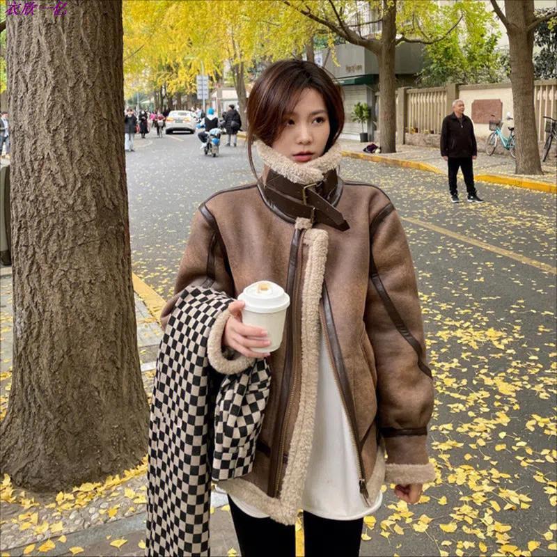 皮毛一体年新款羊羔毛外套女秋冬季鹿皮绒机车服夹克加绒加厚