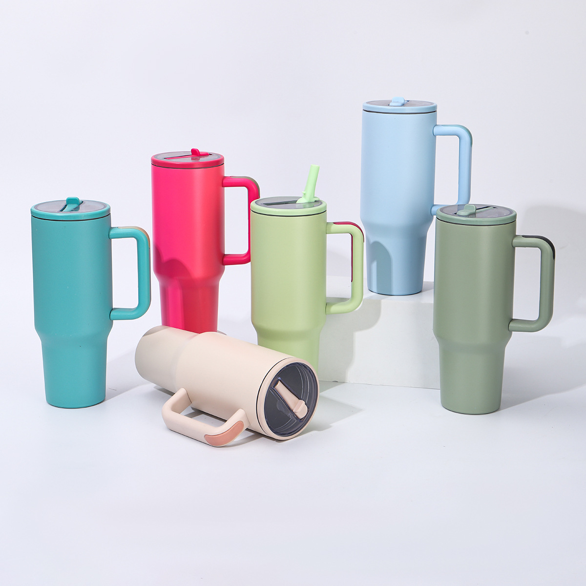 Moda de alto valor de la cara de cuatro generaciones 40oz taza de automóvil taza de aislamiento de acero inoxidable taza de hielo portátil de gran capacidad de paja