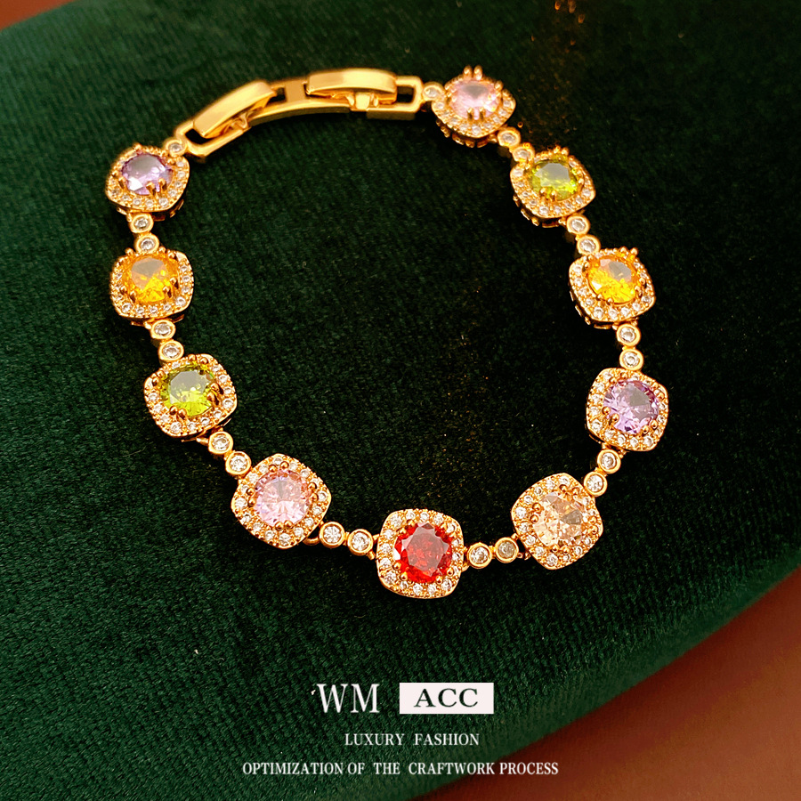 Medieval vintage zircon cuadrado pulsera pulsera pulsera de lujo ligera pulsera de alto nivel de moda retro universal joyas para mujeres