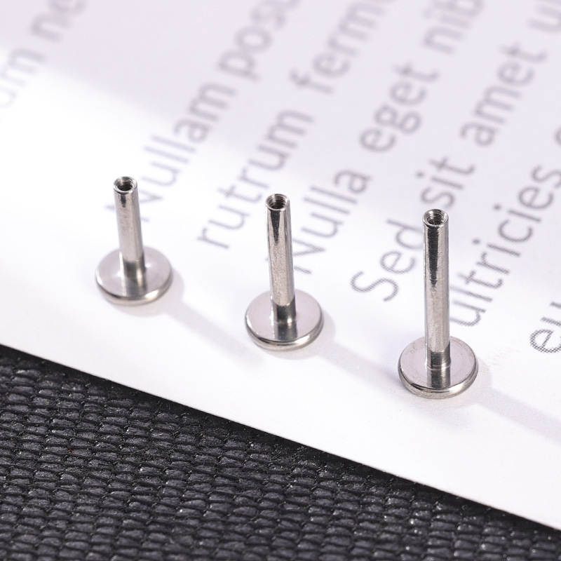 16G labret stud size and finish detail
