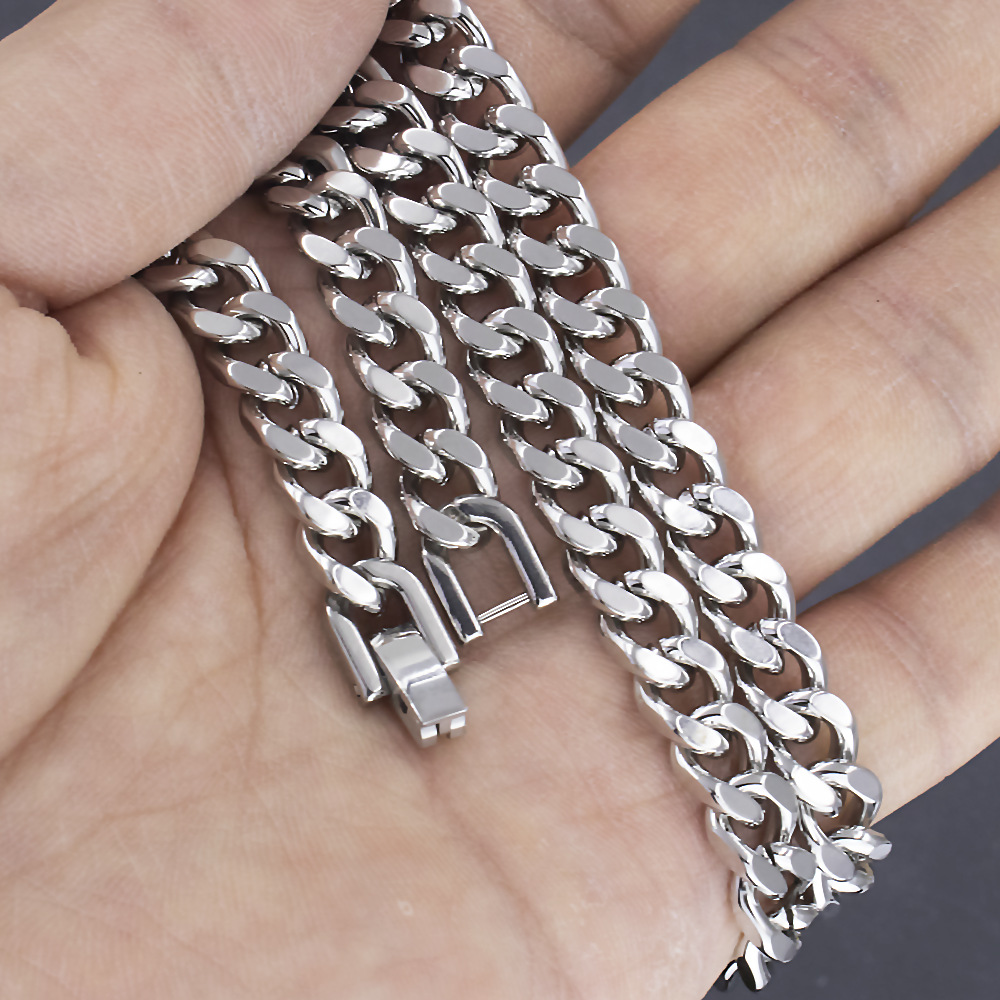 Classic Men’s Titanium Stainless Steel Snake Bone Chain Necklace_voghion.com