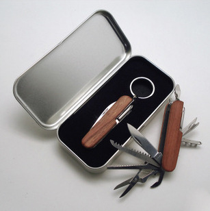 厂家批发金属礼盒礼品不锈钢11开礼品多用军刀多功能刀钳礼品小刀